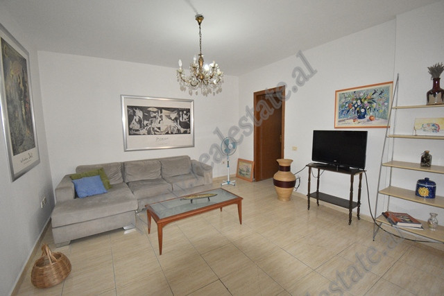 One bedroom apartment for rent in Bogdaneve street, near the center of&nbsp;Tirana.

Positioned on